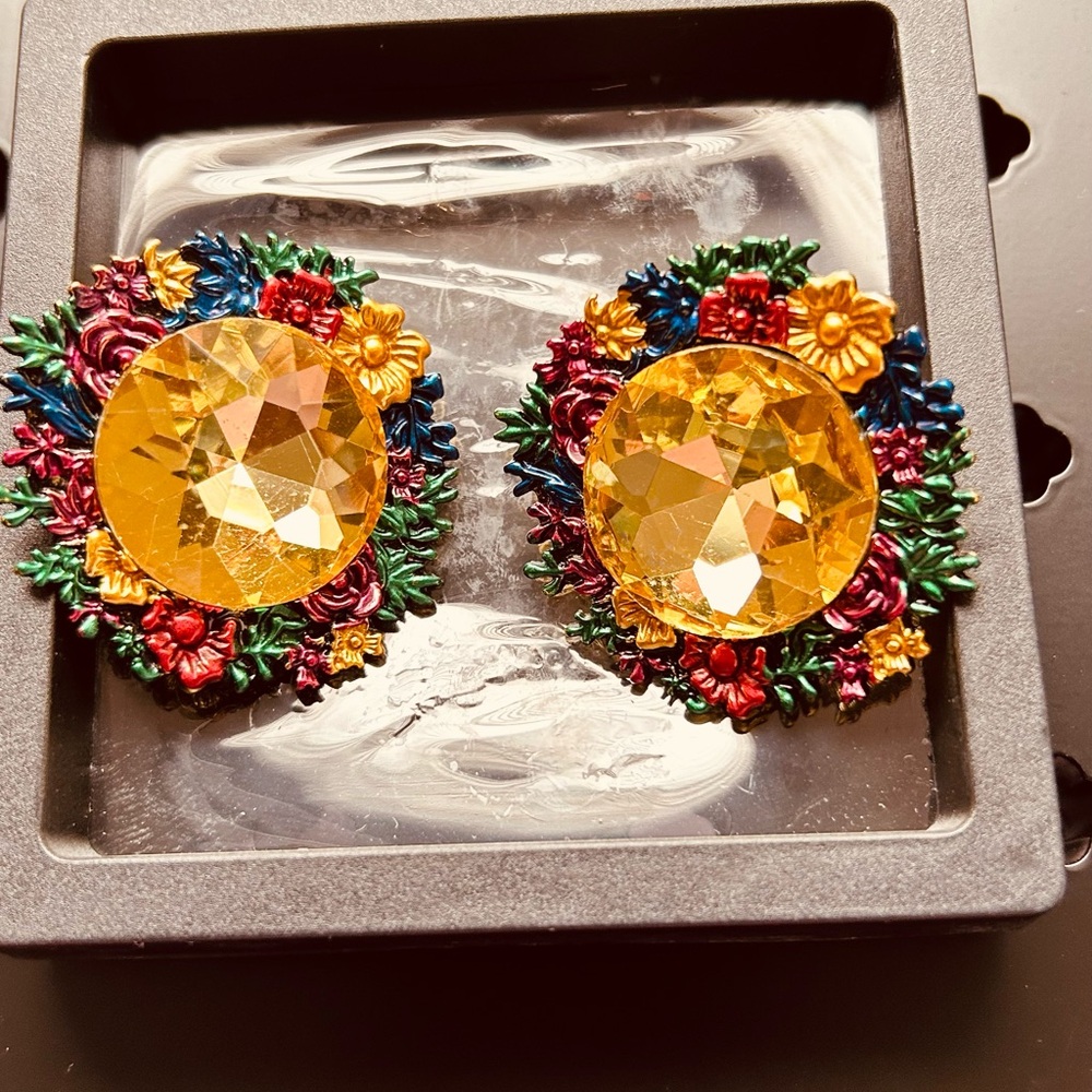 Sassy Jones Serendipity Heirloom Earrings - Canary